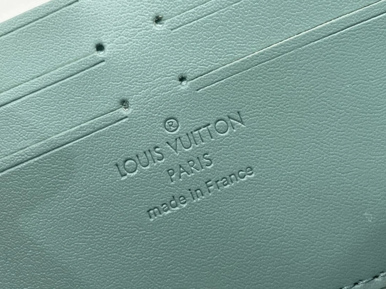 Minimalist LX Wallets 216
