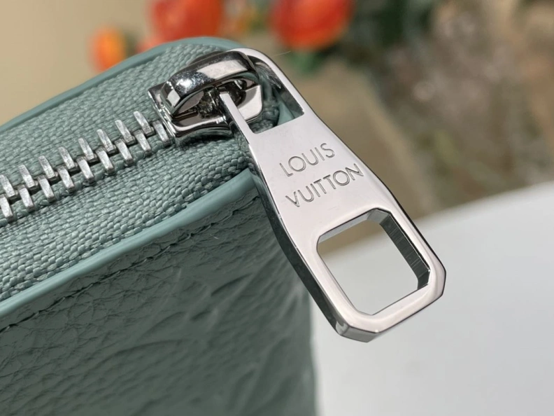 Versatile LX Wallets 214