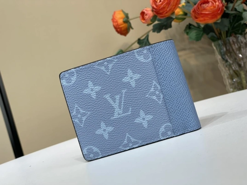 Breathable LX Wallets 213