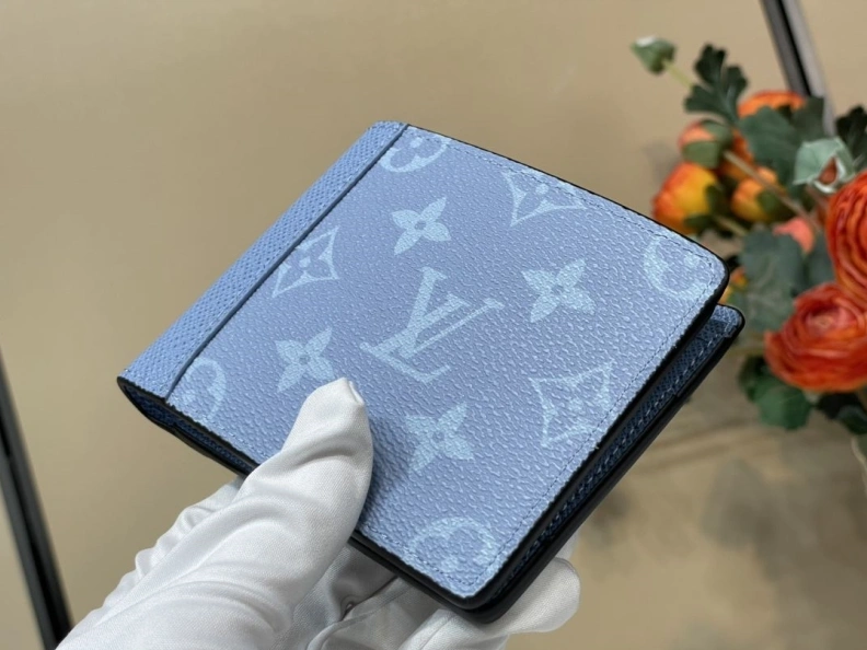 Breathable LX Wallets 213