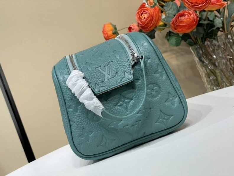LX Cosmetic Bags Modern 585