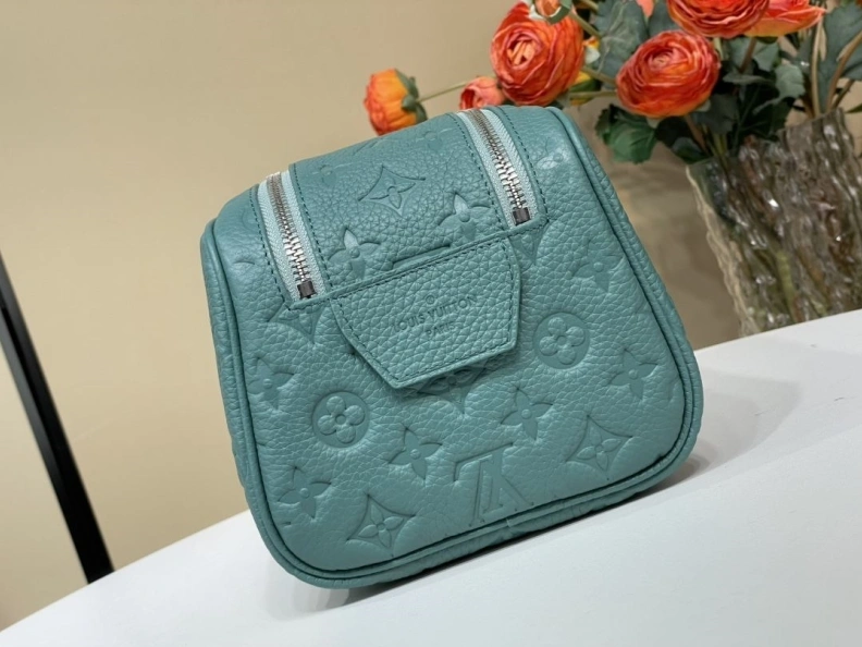 LX Cosmetic Bags Modern 585