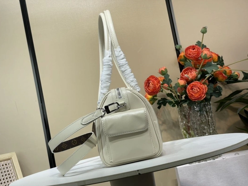 LX Top Handle Bags Vibrant 390