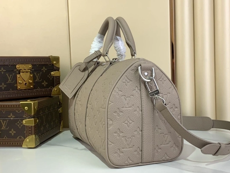 Versatile LX Travel Bags 328