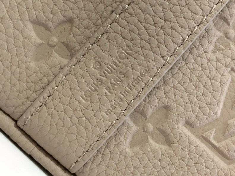 Versatile LX Travel Bags 328
