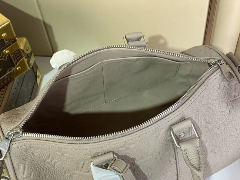 Versatile LX Travel Bags 328