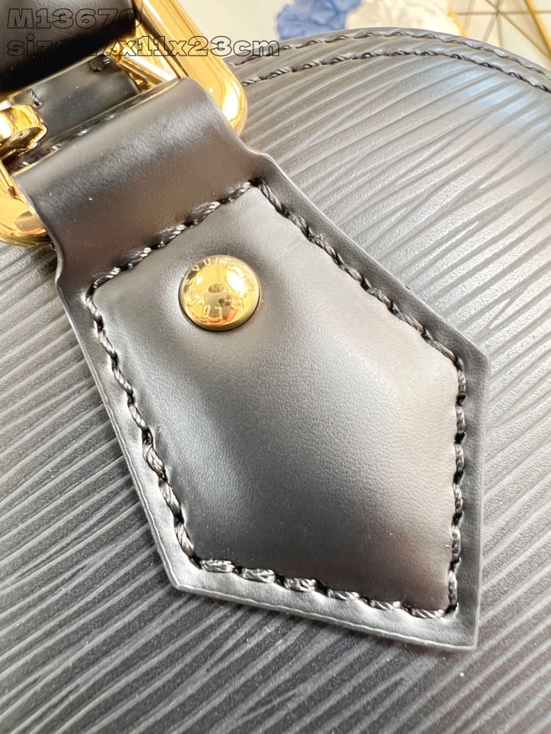 Unique LX Top Handle Bags 384