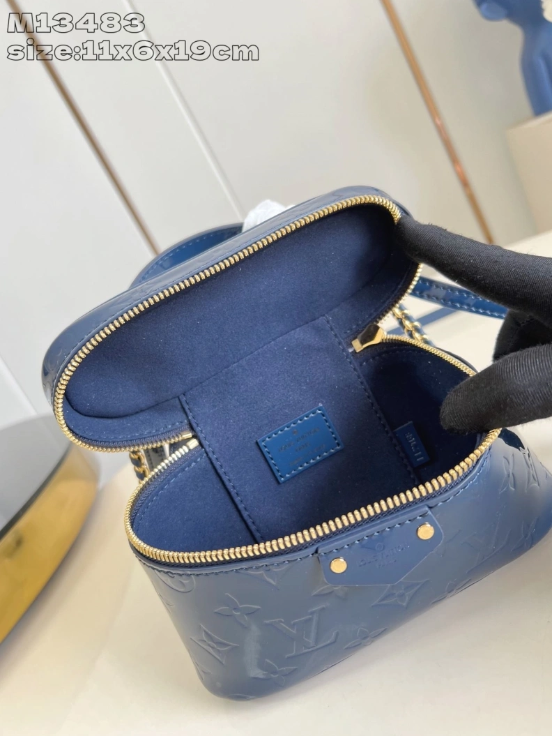 LX Cosmetic Bags Compact 630