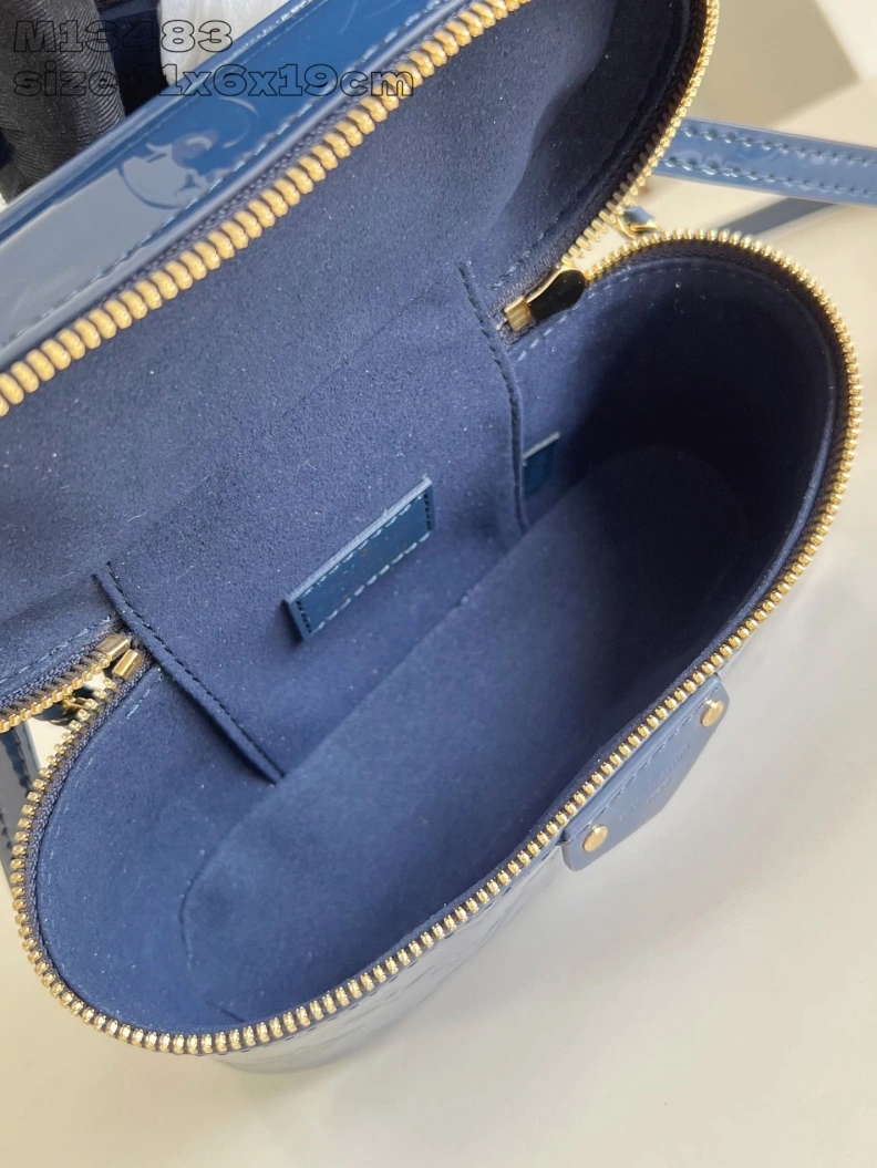 LX Cosmetic Bags Compact 630