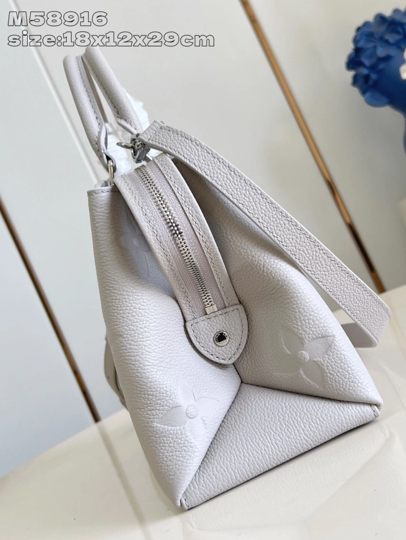 Comfortable LX Top Handle Bags 373