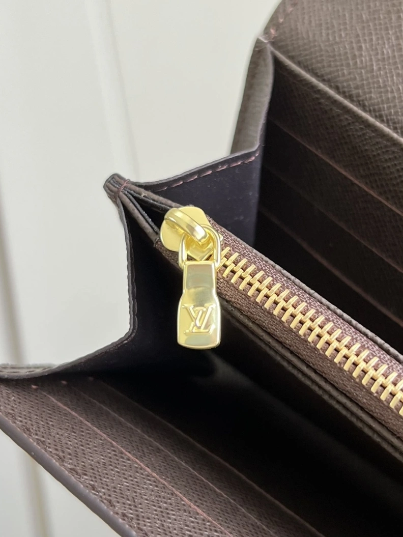 Reliable LX Wallets 197