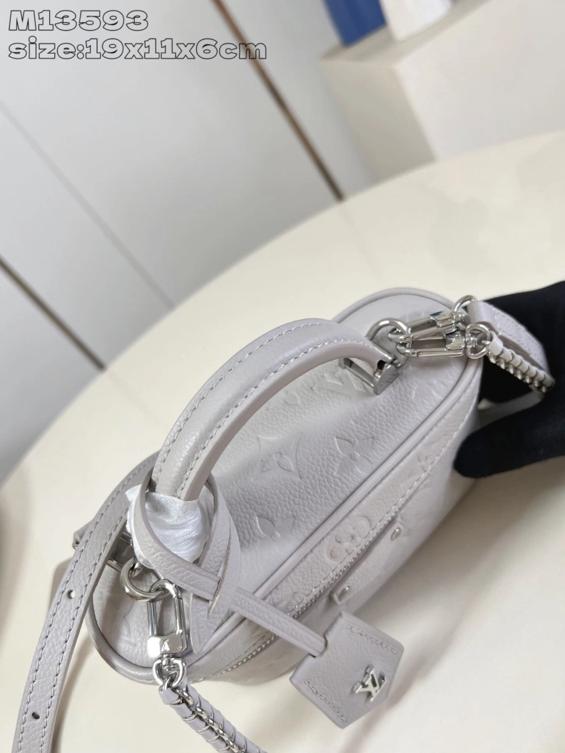 ModernLook LX Cosmetic Bags 576