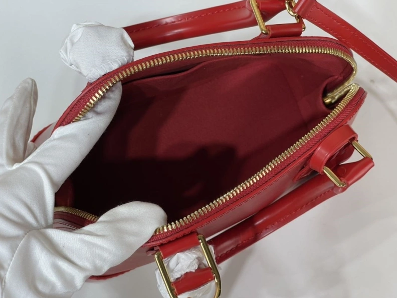 Minimalist LX Top Handle Bags 400