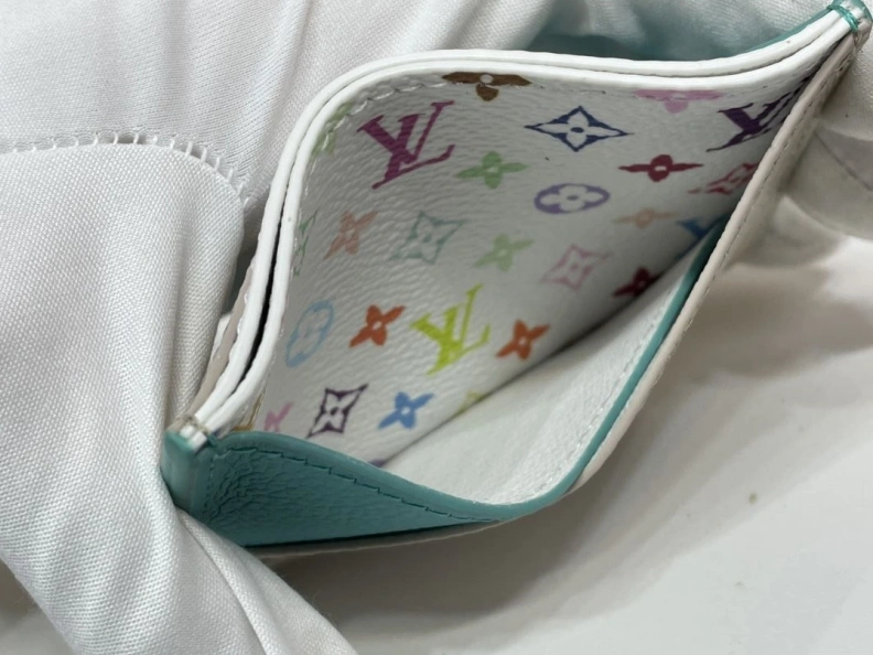 Breathable LX Wallets 198