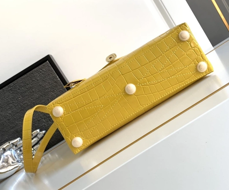 WellDesigned LX Top Handle Bags 342