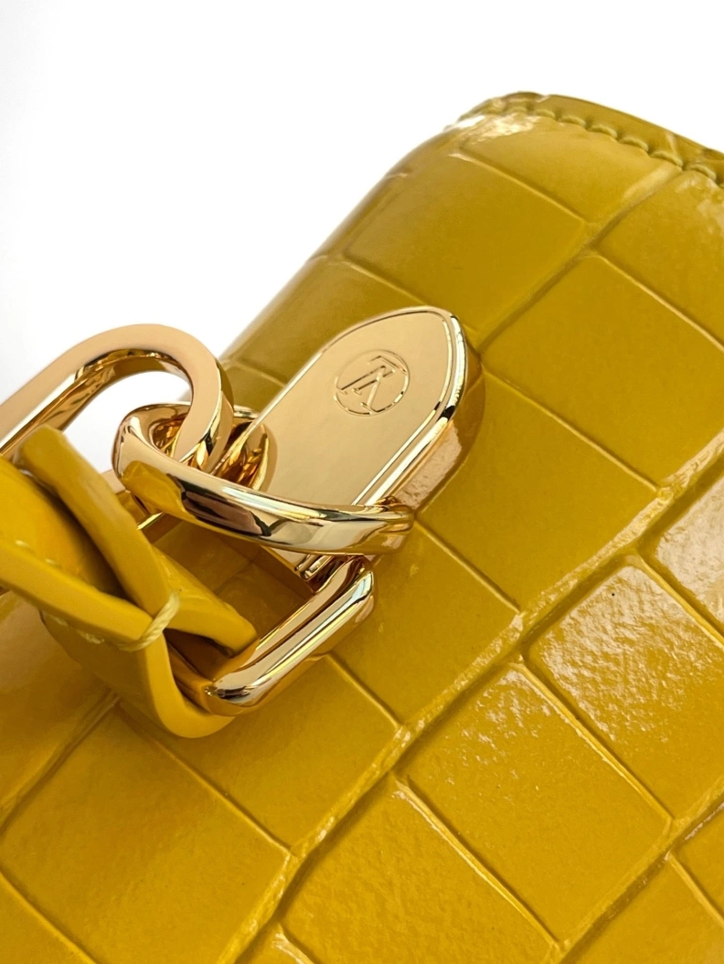 WellDesigned LX Top Handle Bags 342