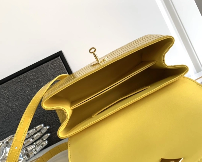 WellDesigned LX Top Handle Bags 342
