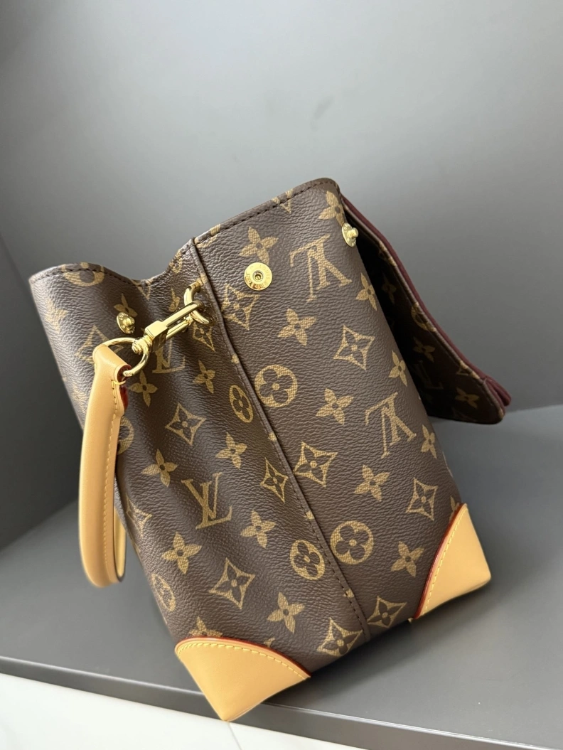 Breathable LX Top Handle Bags 302