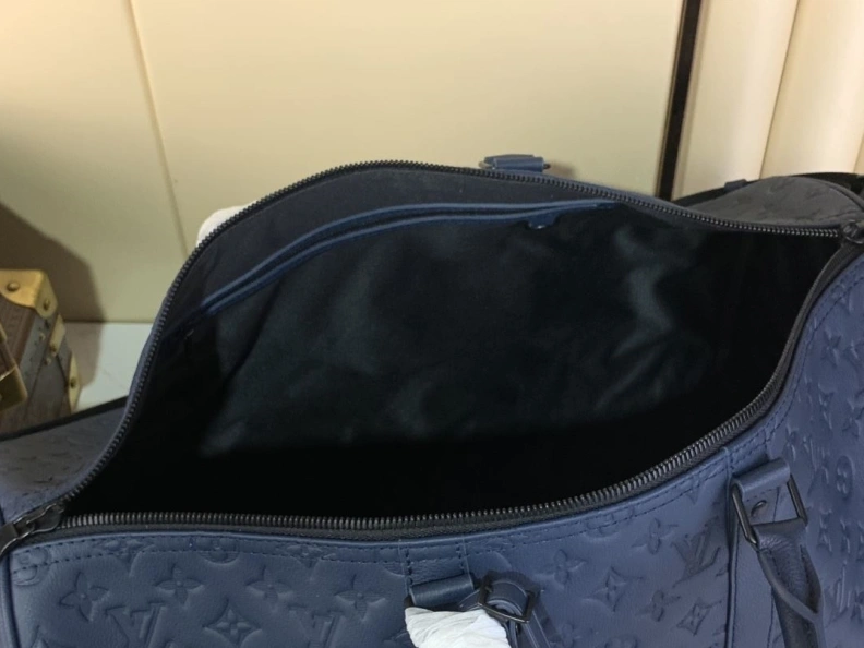 Durable LX Travel Bags 253