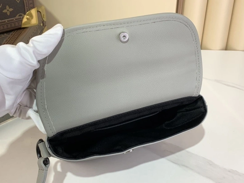 Sophisticated LX Satchel Bags 516