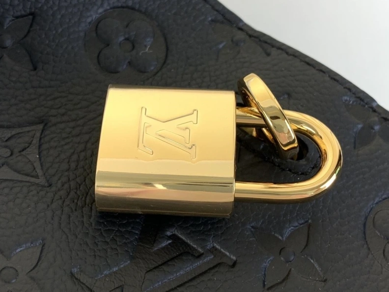 LX Top Handle Bags Sleek 295