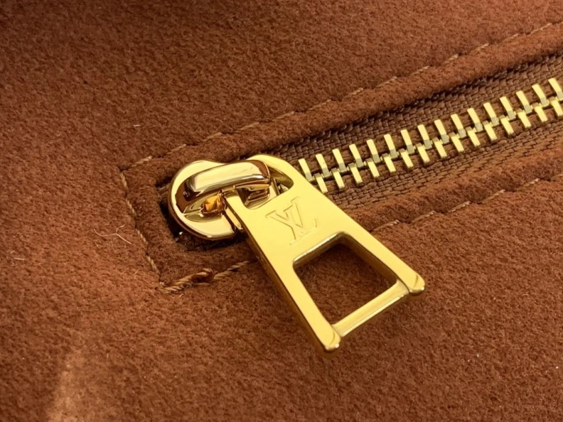 LX Top Handle Bags Sleek 295