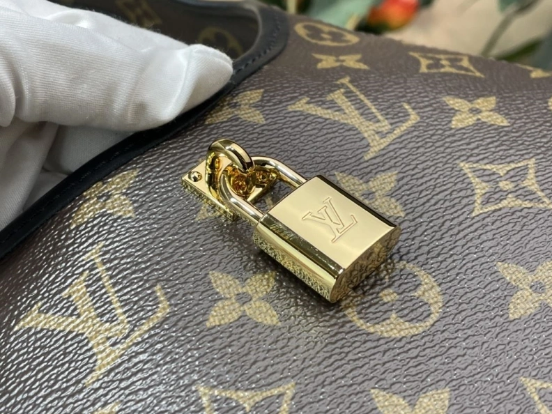 Refined LX Top Handle Bags 395