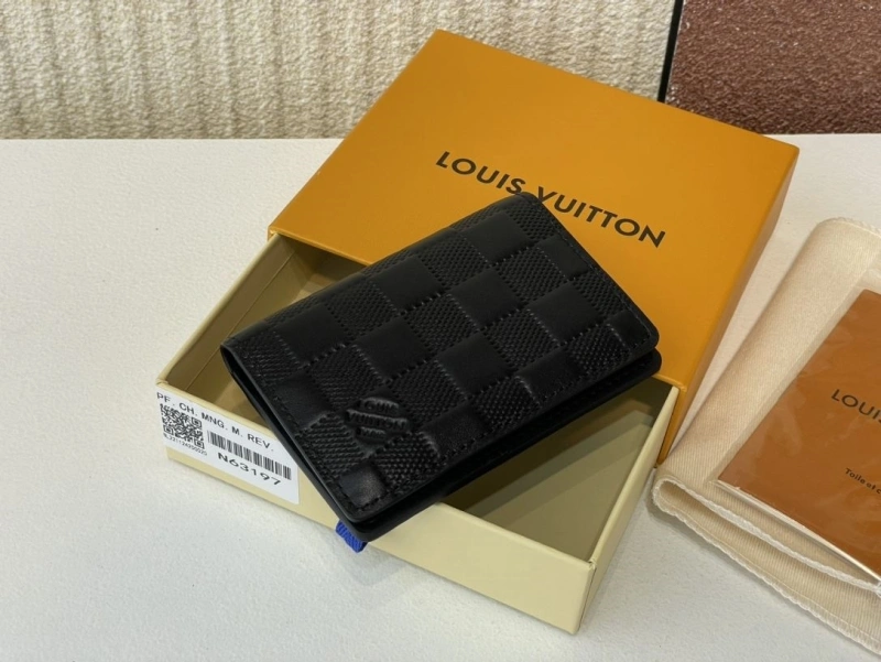 Sophisticated LX Wallets 5055