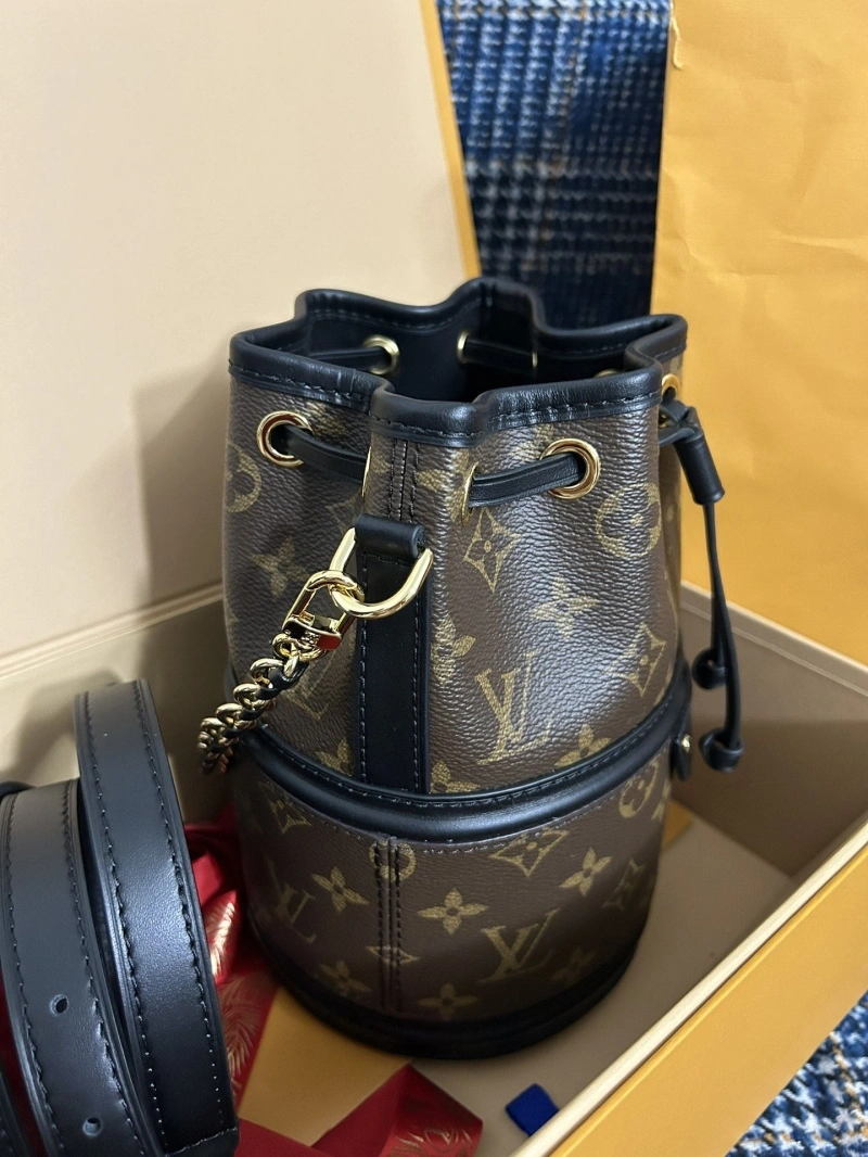 Bright LX Bucket Bags 5578