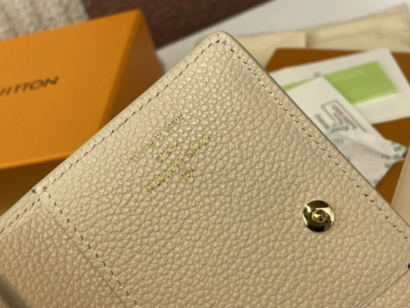 Flexible LX Wallets 5047