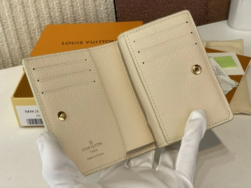 Flexible LX Wallets 5047