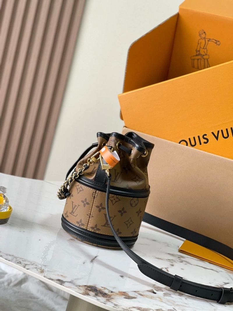 LX Bucket Bags Sleek 5525