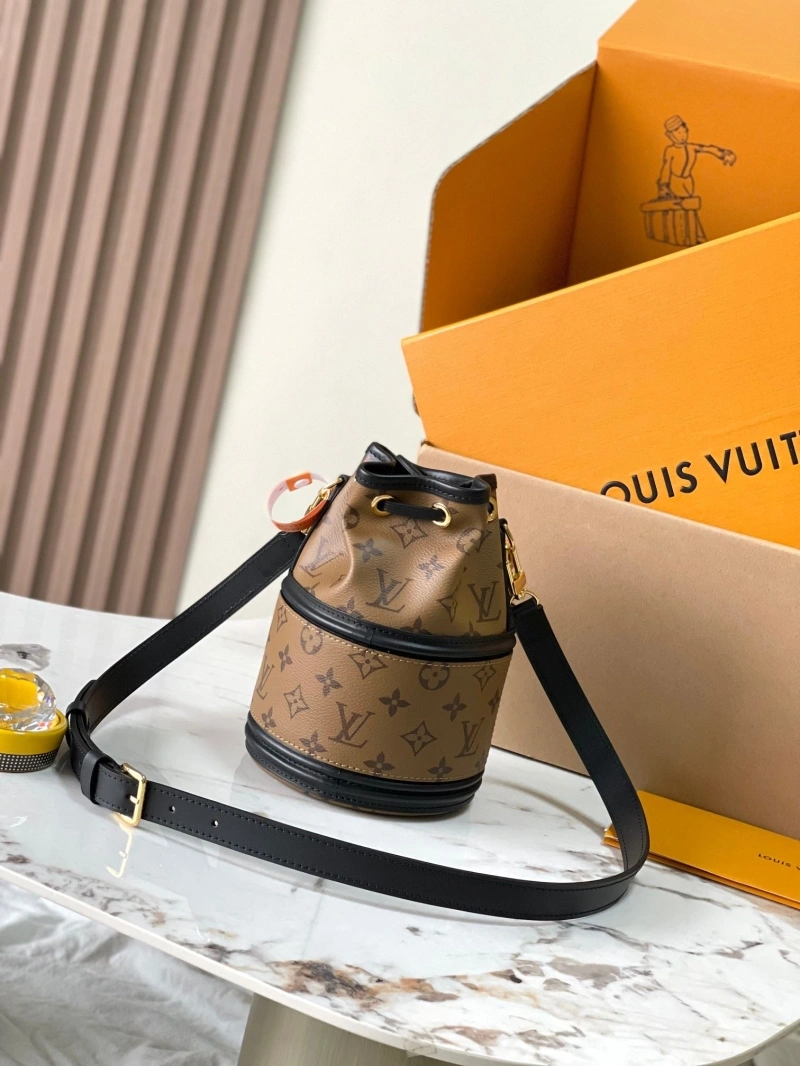 LX Bucket Bags Sleek 5525