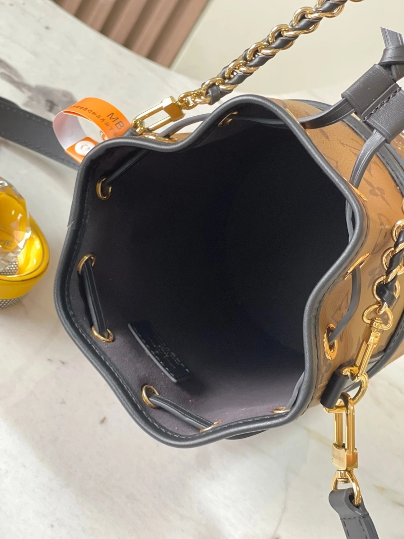 LX Bucket Bags Sleek 5525