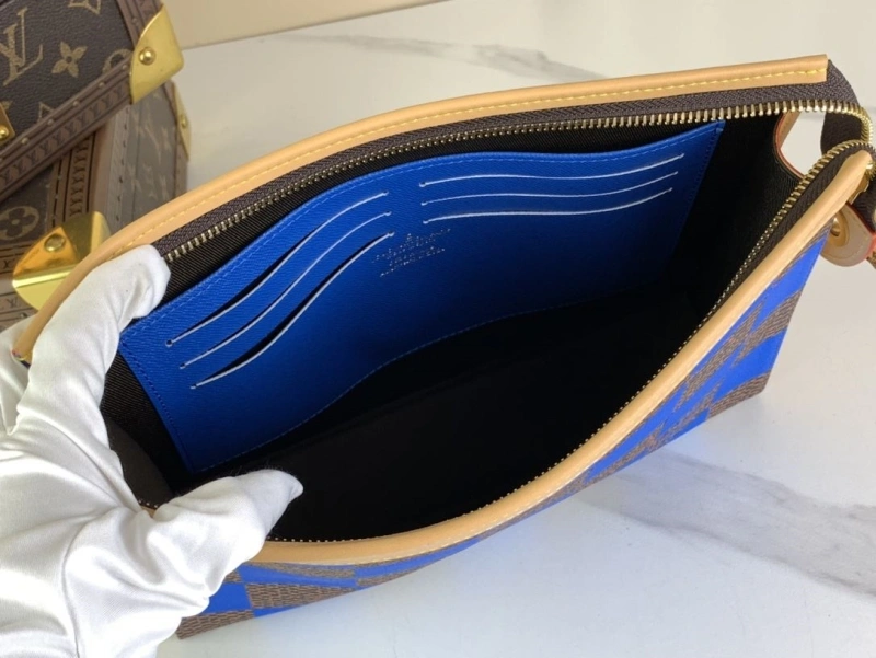 LX Clutch Bags StreetReady 3981