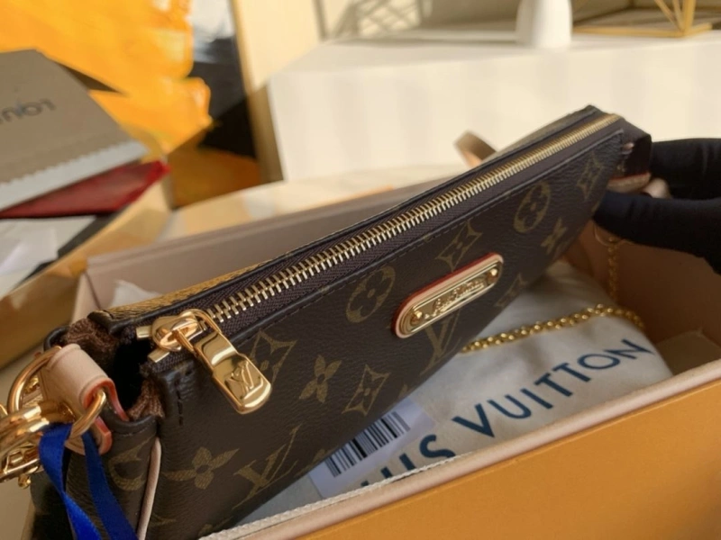 Resilient LX Clutch Bags 3977