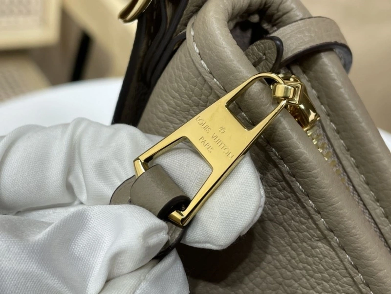 Practical LX Top Handle Bags 3748