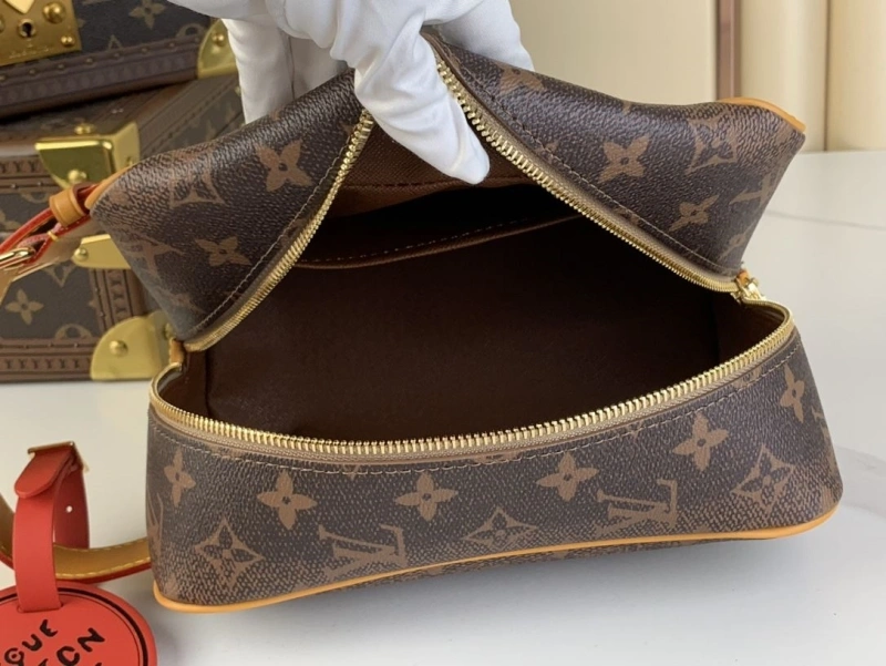 LX Cosmetic Bags DailyWear 3949