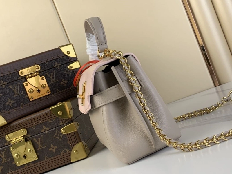 Comfortable LX Top Handle Bags 3665