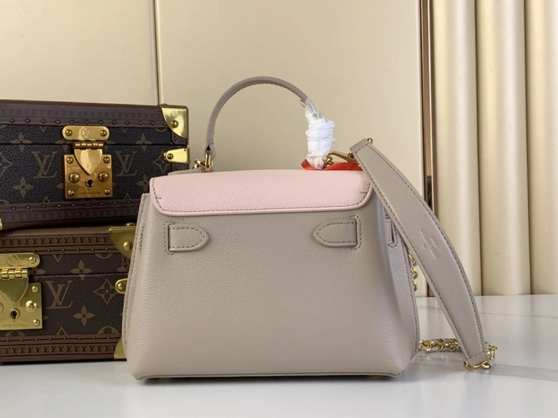 Comfortable LX Top Handle Bags 3665