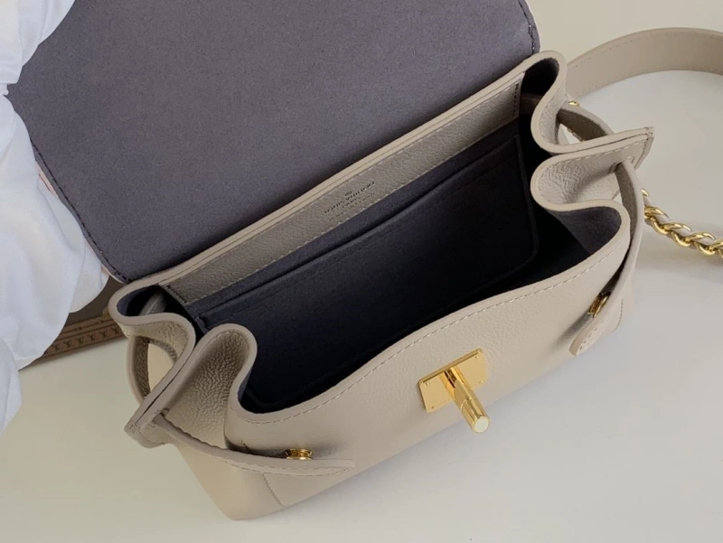 Comfortable LX Top Handle Bags 3665