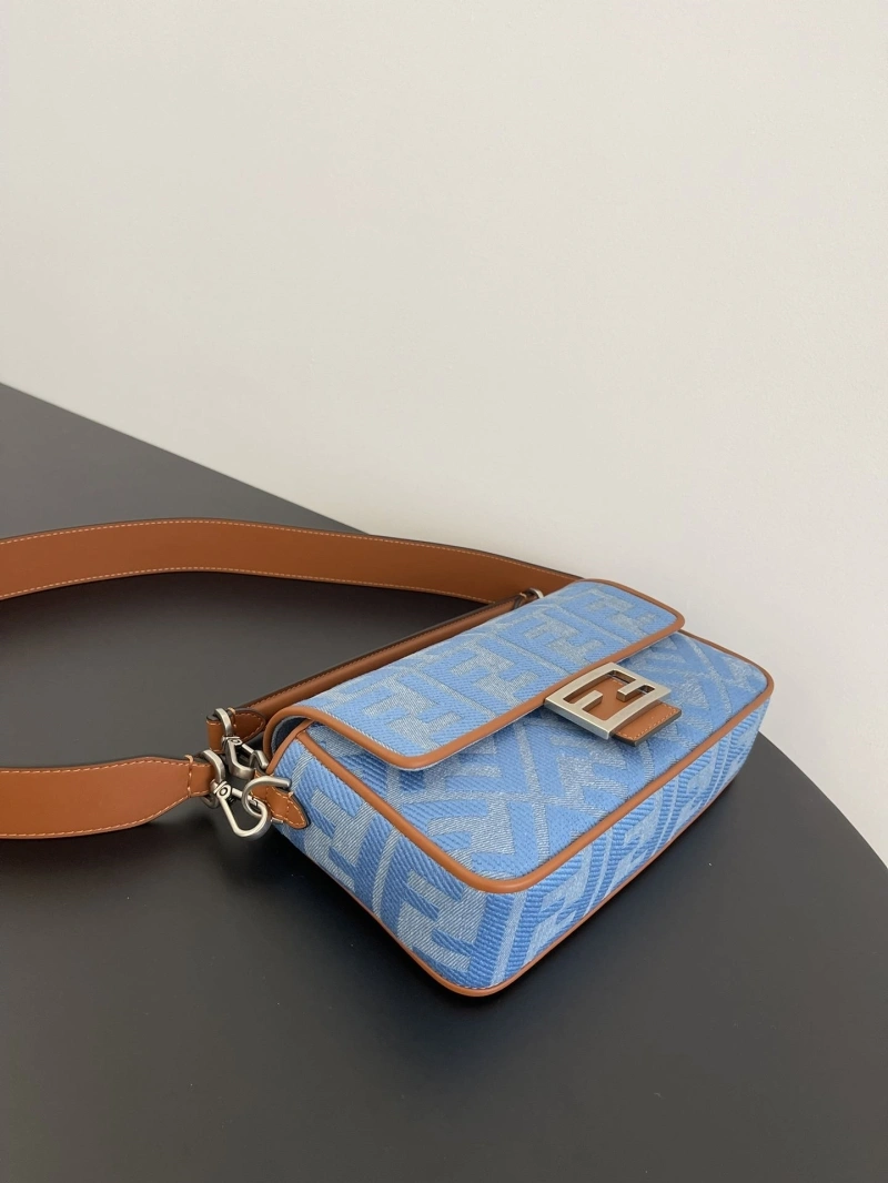 Versatile Fxndx Baguette Bags 69025