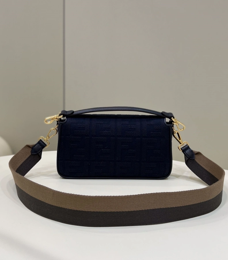 Fxndx Baguette Bags Bold 68638