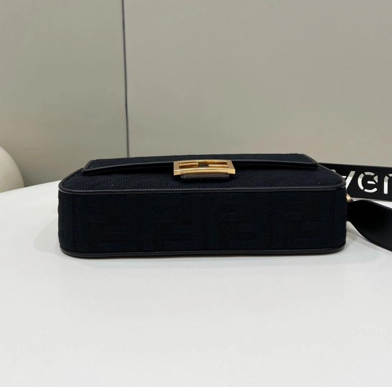 EyeCatching Fxndx Baguette Bags 68588