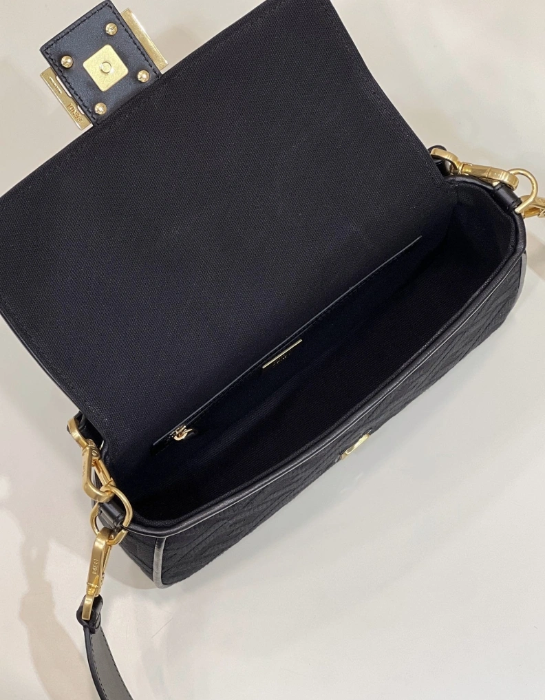 EyeCatching Fxndx Baguette Bags 68588