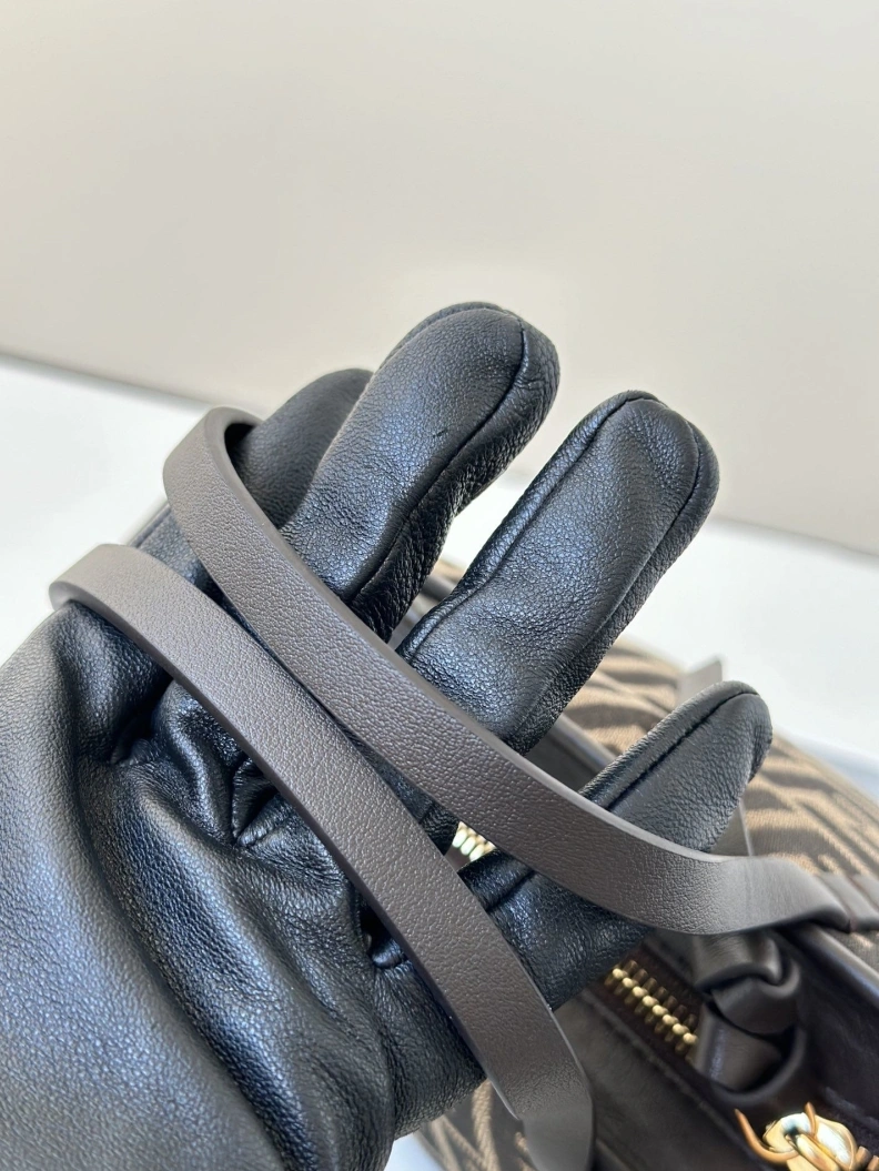 Versatile Fxndx Shopping Bags 68489