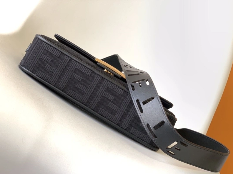 Bold Fxndx Baguette Bags 68577