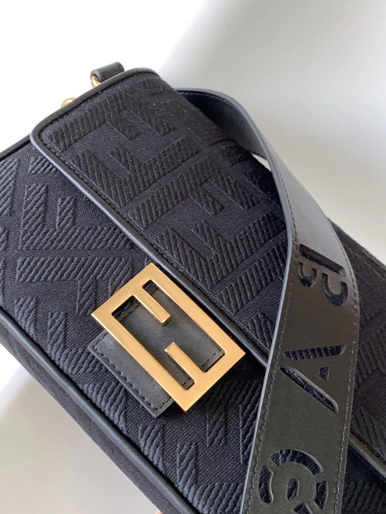 Bold Fxndx Baguette Bags 68577