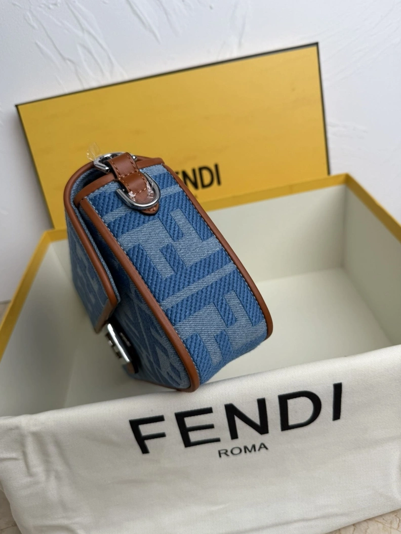 Soft Fxndx Baguette Bags 68409