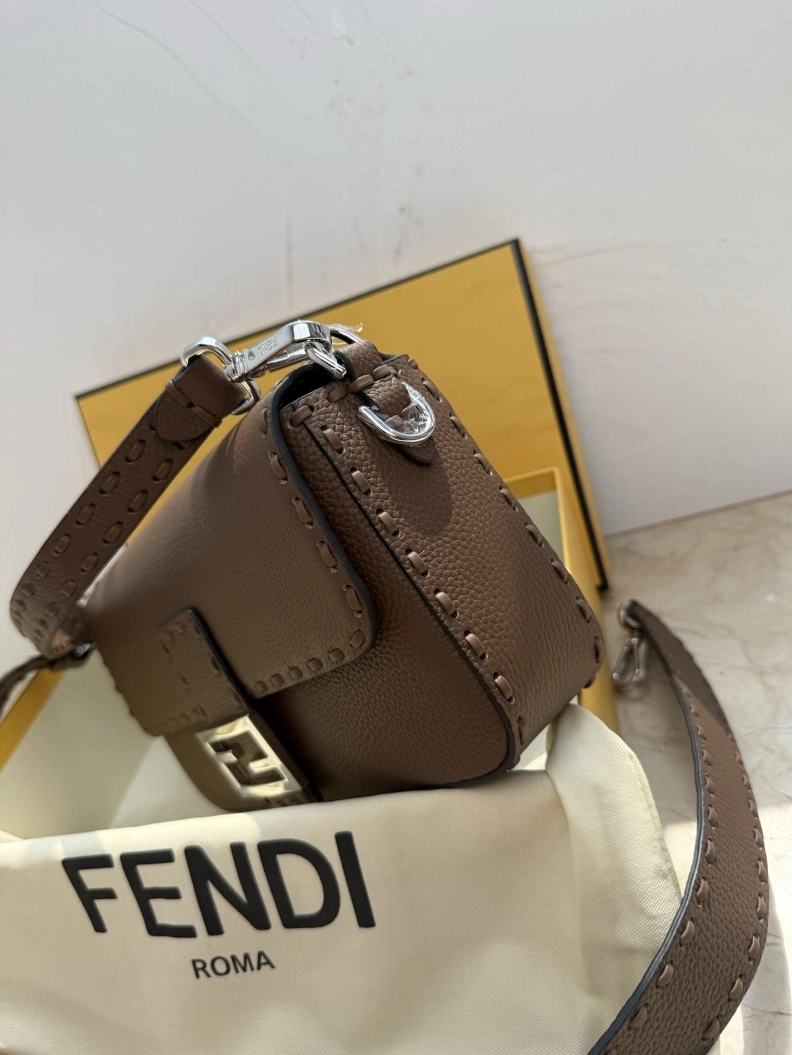 Vibrant Fxndx Baguette Bags 68396